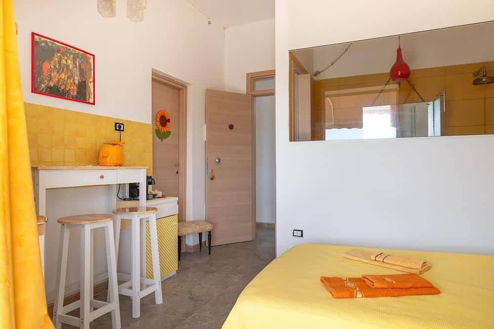 Appartamento intero, Villasalentu.it, Lu Sule con enorme terrazza affacciata al mare, cielo, terra. in Pulsano, Golfo di Taranto