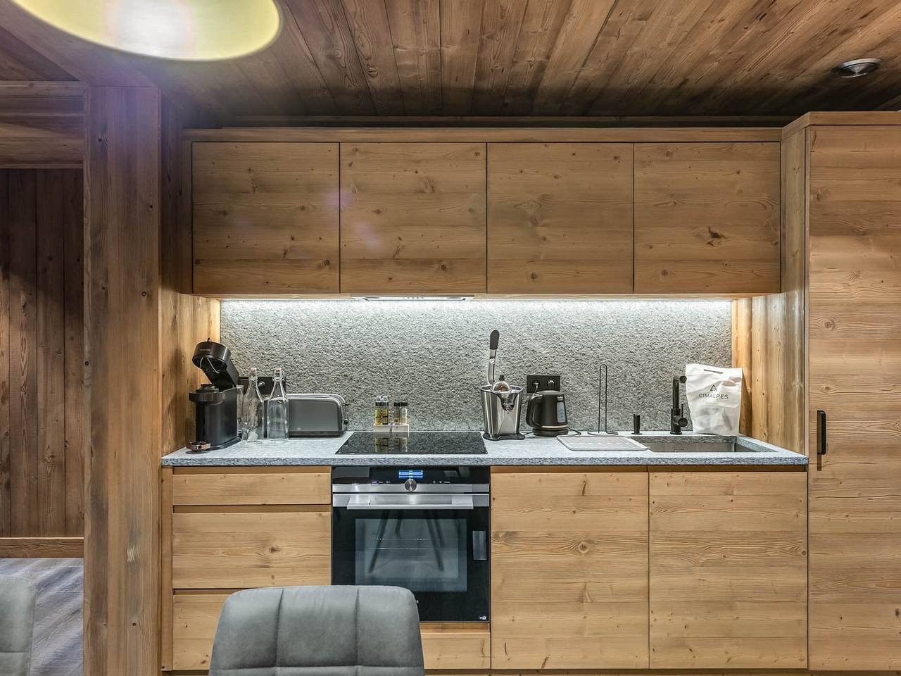 Appartement entier, Charmant appartement à Courchevel Le Praz, proche des pistes, 4 adultes | 1 enfant, services inclus in Courchevel 1300 (Le Praz), Saint-Bon-Tarentaise