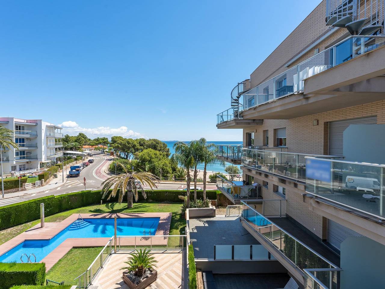 Apartamento vacacional entero, La experiencia mediterranea frente al mar in Miami Playa, Costa Dorada