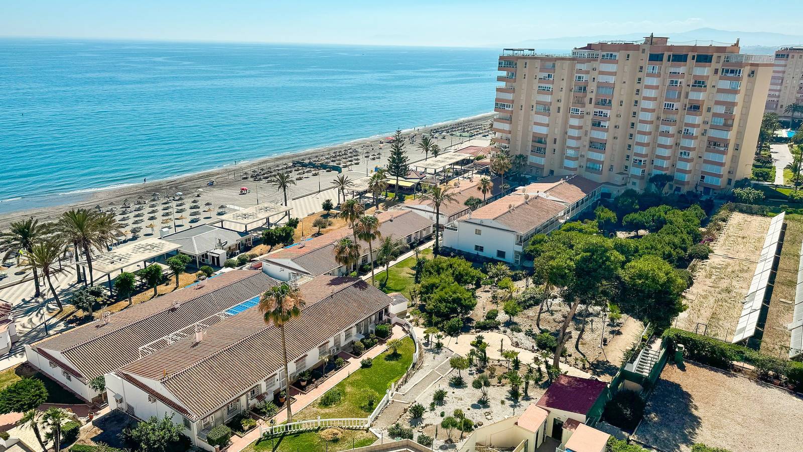 Gehele studio, Studio Appartement 'Estudio Carabela' met Uitzicht op Zee, Wi-Fi en Airconditioning in Torrox Costa, Torrox