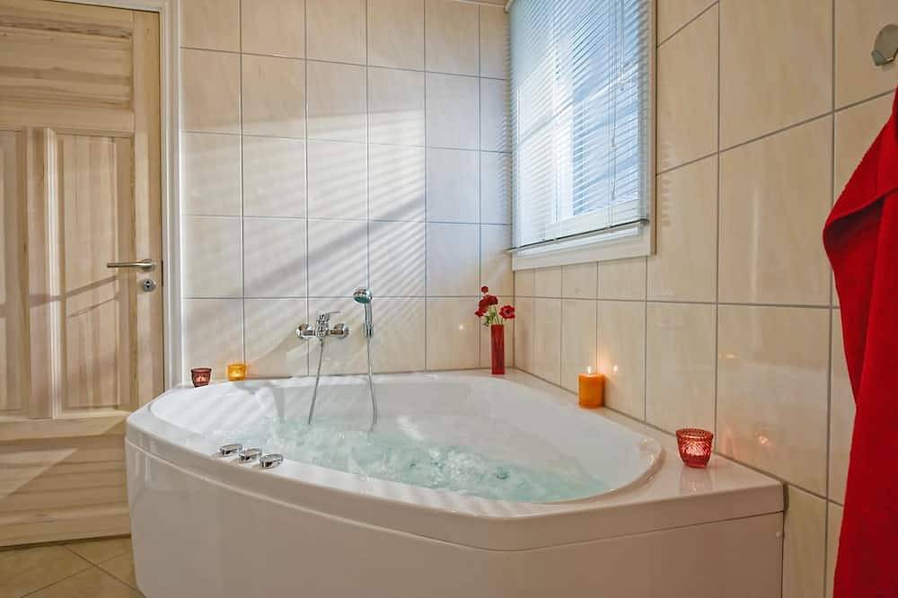 Ferienhaus „Fünen“ 111² für 6+2 Pers. im Schlosspark Bad Saarow, Sauna, Whirlpool und Kamin in Bad Saarow, Dahme-Seengebiet