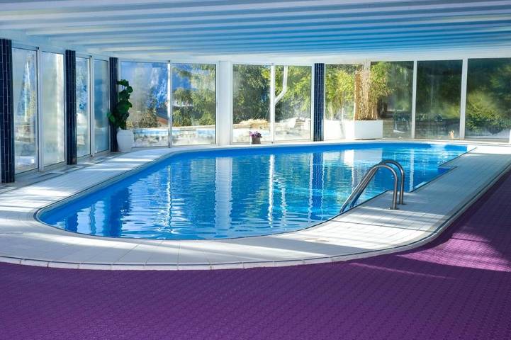 Hôtel pour 2 personnes, avec Jacuzzi et Terrasse ainsi que Piscine et Sauna
