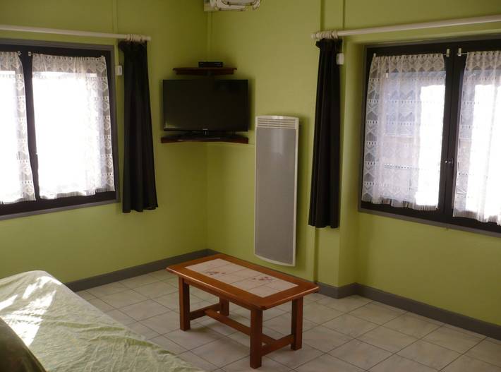 Gîte pour 5 personnes, avec jardin et terrasse, animaux acceptés à Chambon-sur-Lac - 3