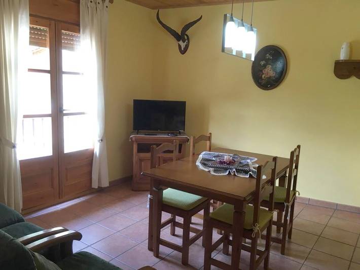 Gîte pour 4 personnes, avec balcon et vue à Alins - 3
