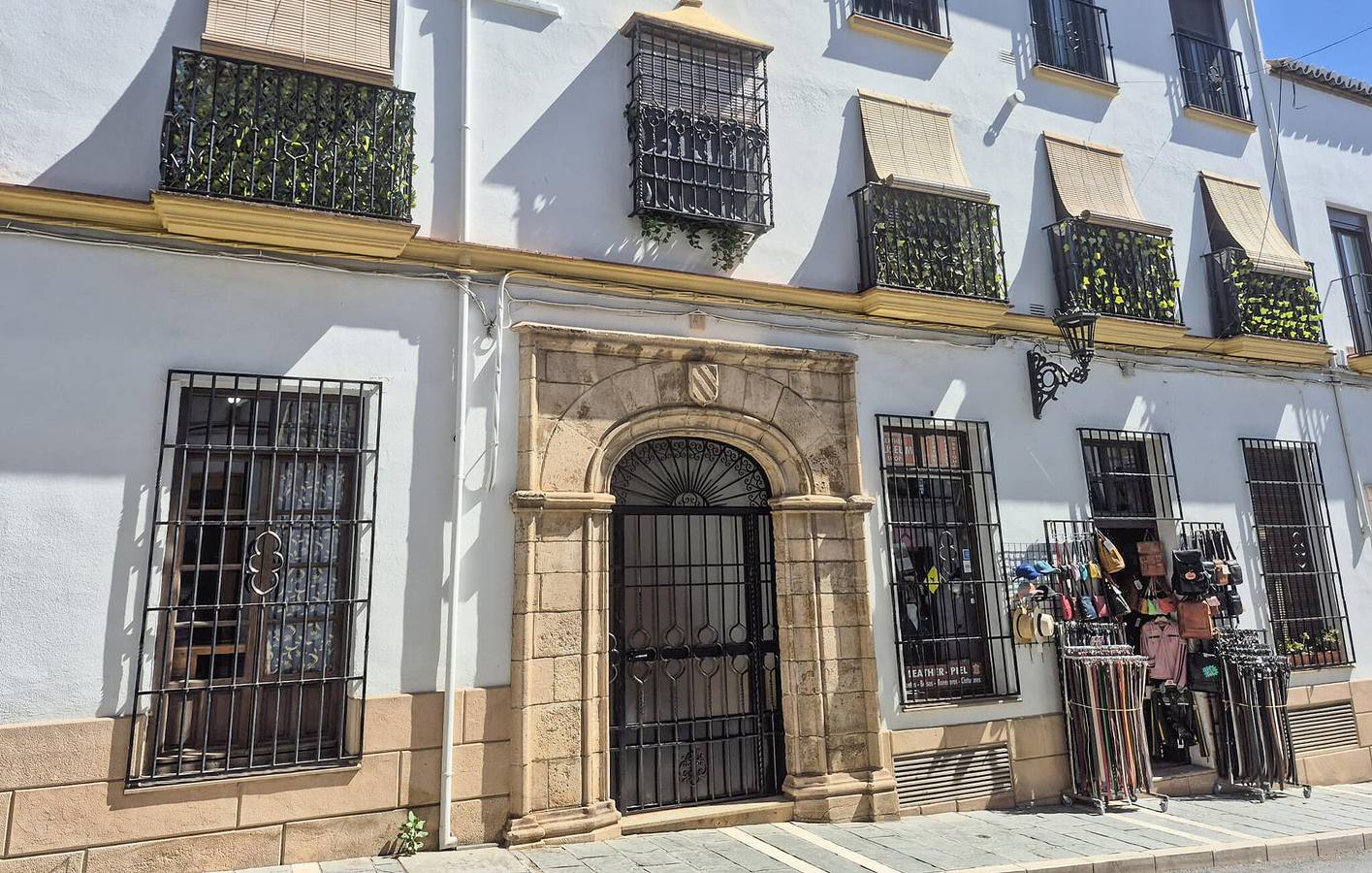 Entire holiday apartment, Panoramic View Terrace Apartment with WiFi & AC - 200m to Restaurante Pura Cepa in Ronda, Málaga Province