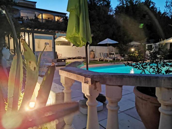 Location de vacances pour 10 personnes, avec vue ainsi que piscine et jardin à Magalas - 4