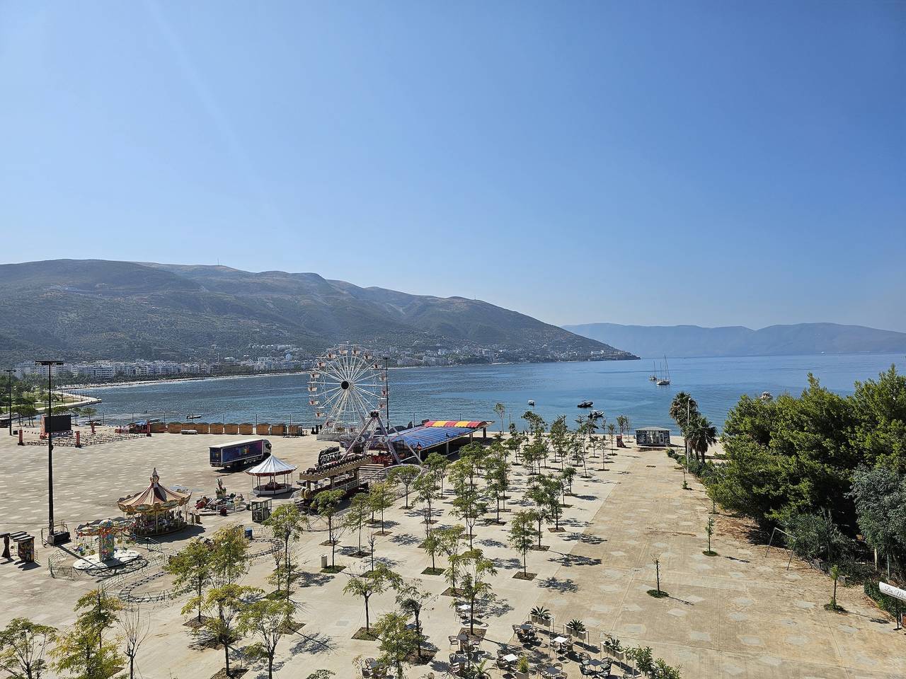 Apartamento vacacional entero, Holiday 2-Bed Apartment Seaview in Vlorë (Ciudad), Vlorë