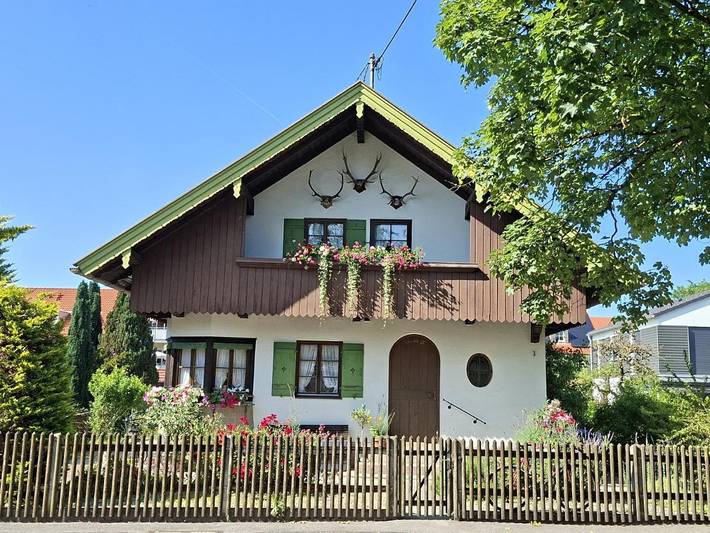 Ferienhaus für 6 Personen, mit Balkon und Garten