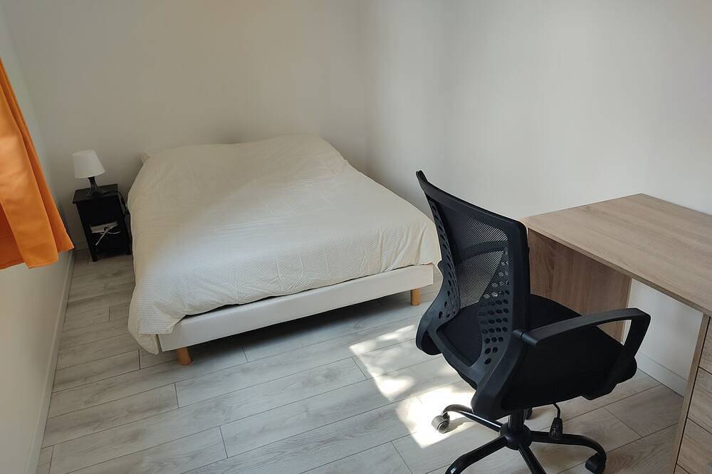 Entire apartment, Ville Nature in Cergy, Val-d'Oise