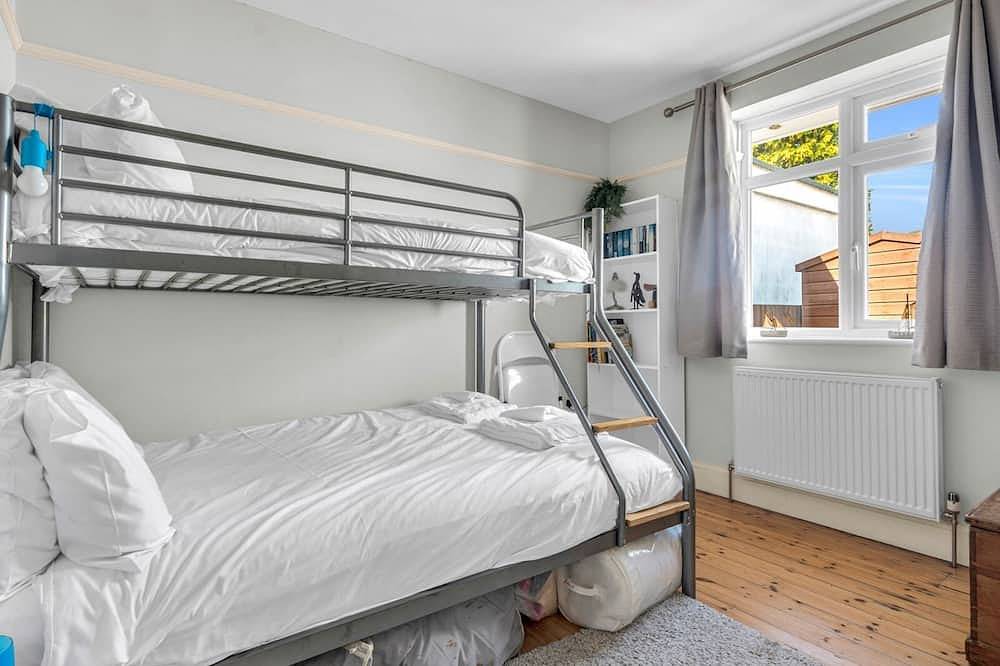 Little Haven, A stunning Bungalow in Minnis Bay - Pass the Keys in Birchington, Kent