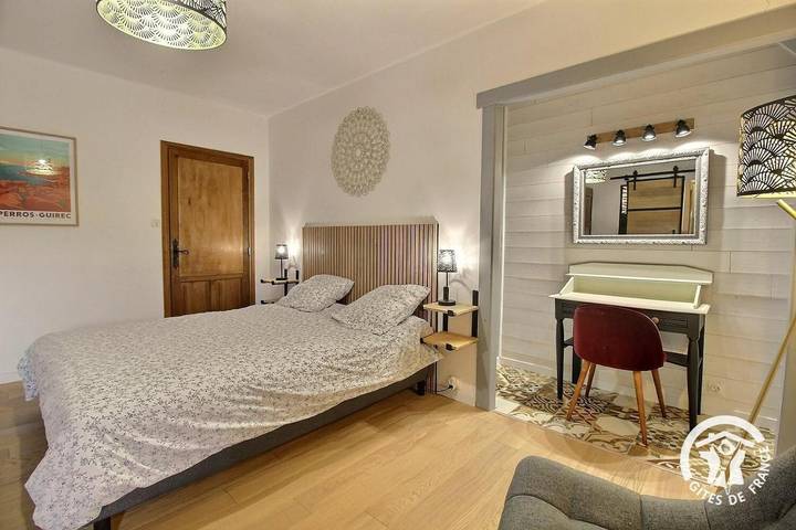 Location de vacances pour 15 personnes, avec Terrasse ainsi que Jardin et Vue à Caouënnec-Lanvézéac - 3
