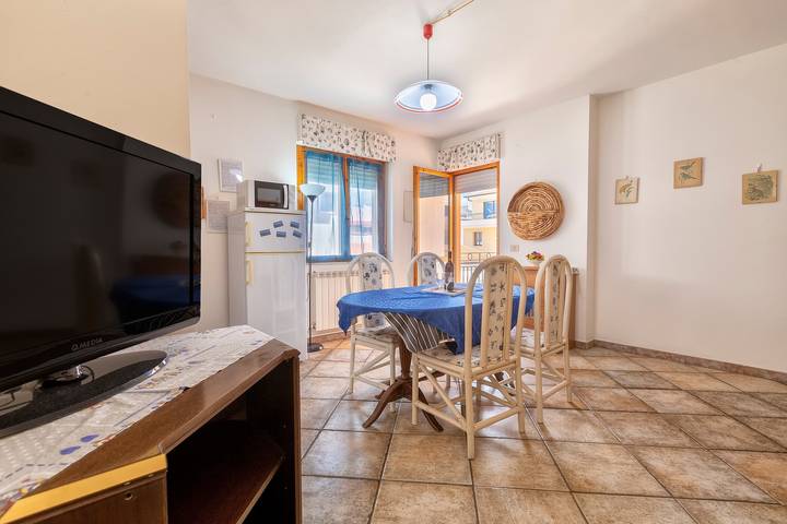 Entire apartment, Apartment "Blu Verdone" with Sea View, Balcony & Wi-Fi in Pivarada, Alghero