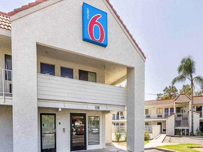 Ganze Wohnung, 1 Kingsize-Bett | Nichtraucherzimmer, Mikrowelle in Fresno, Fresno County
