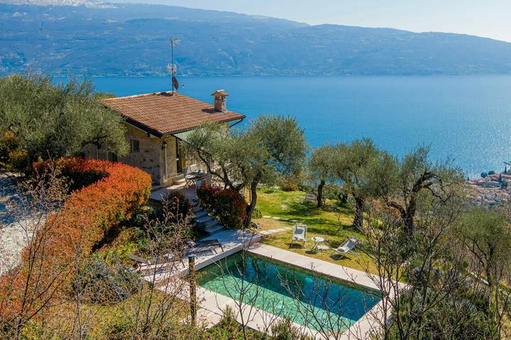 Ferienhaus für 2 Personen, mit Terrasse und Garten, mit Haustier in Gargnano