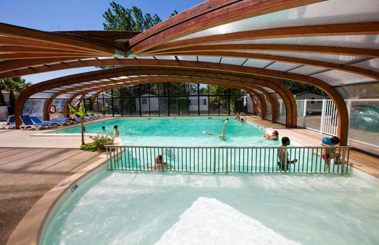 Camping für 8 Personen, mit Terrasse und Pool in Messanges