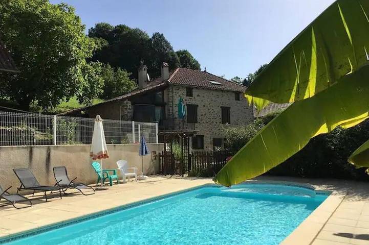 Location de vacances pour 10 personnes, avec Balcon et Jardin à Sainte-Colombe (Lot)
