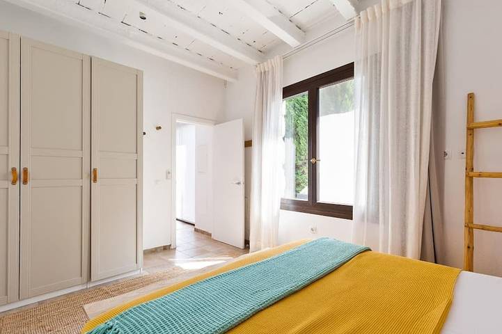 Location de vacances pour 5 personnes, avec piscine ainsi que jardin et terrasse à Sant Mori - 4