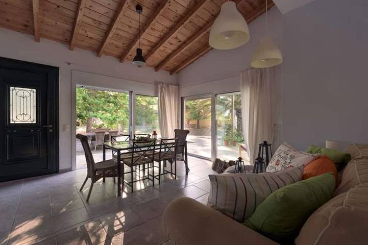 Location de vacances pour 7 personnes, avec jacuzzi ainsi que jardin et balcon dans Stafylos - 3