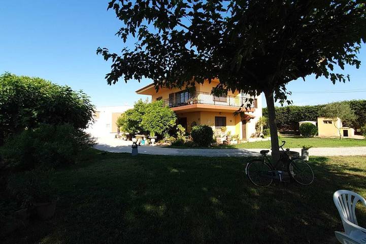 Holiday home for 11 people, with pool and garden, with pets - 1