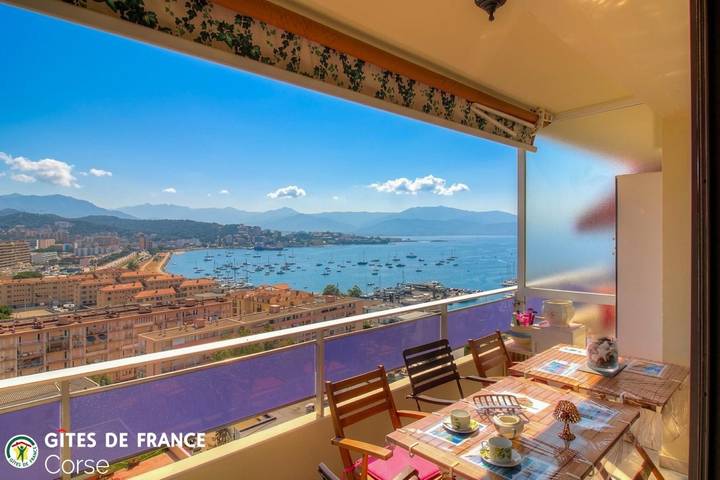 Gîte für 2 Personen, mit Garten und Ausblick in Ajaccio