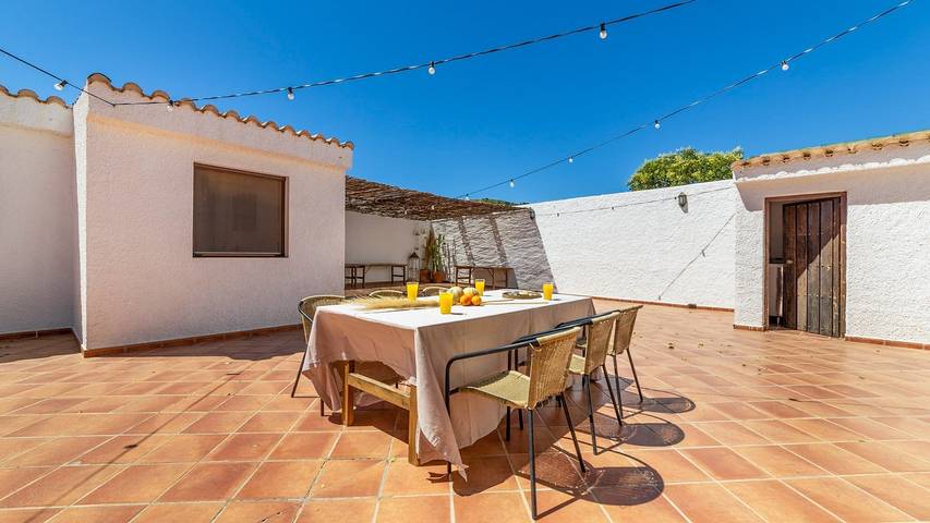 Casa rural para 20 personas, con Balcón/Terraza y Piscina en Enix - 3
