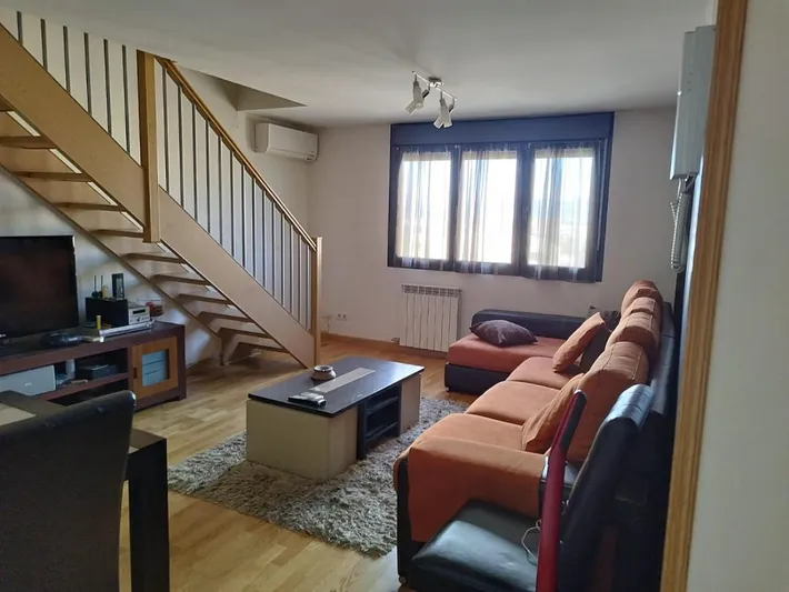 Apartamento de vacaciones para 6 personas, con piscina además de terraza y jardín - 1