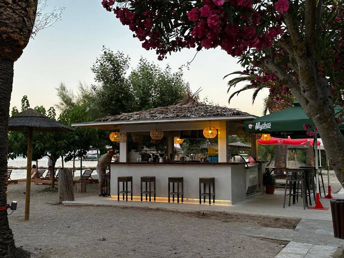Three Stars Beach Hotel in Μωραΐτικα, Κέρκυρα