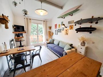 Gîte pour 2 personnes, avec terrasse et vue dans Plage du Chay