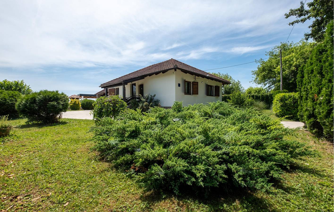 Modernes Apartment mit 2 Schlafzimmern, Pool und Terrasse in der Nähe des Flusses Kupa in Karlovac, Karlovac und Umgebung