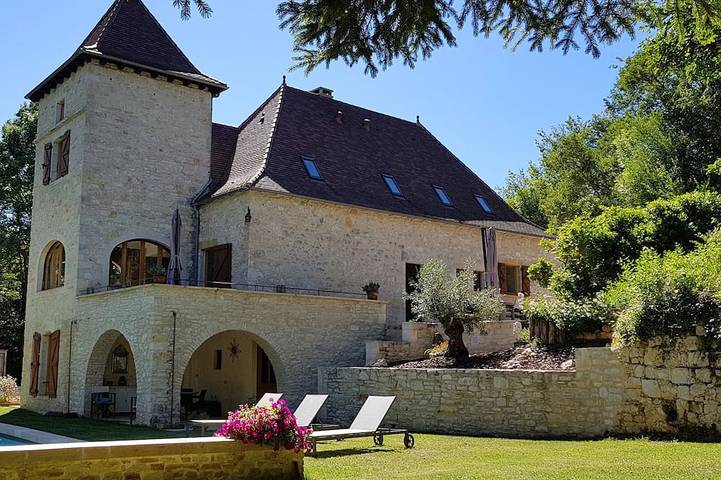 Gîte pour 14 personnes, animaux acceptés à Saint-Denis-Catus