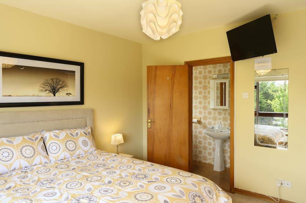 Neu renoviertes Haus mit 5 Schlafzimmern, 10 Schlafplätze, 3 Autominuten von Westport entfernt in County Mayo