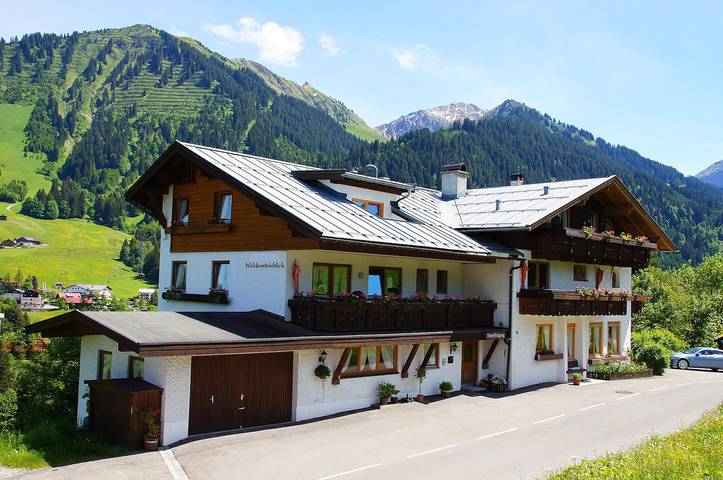 Ferienwohnung für 2 Personen, mit Terrasse und Whirlpool sowie Sauna im Kleinwalsertal