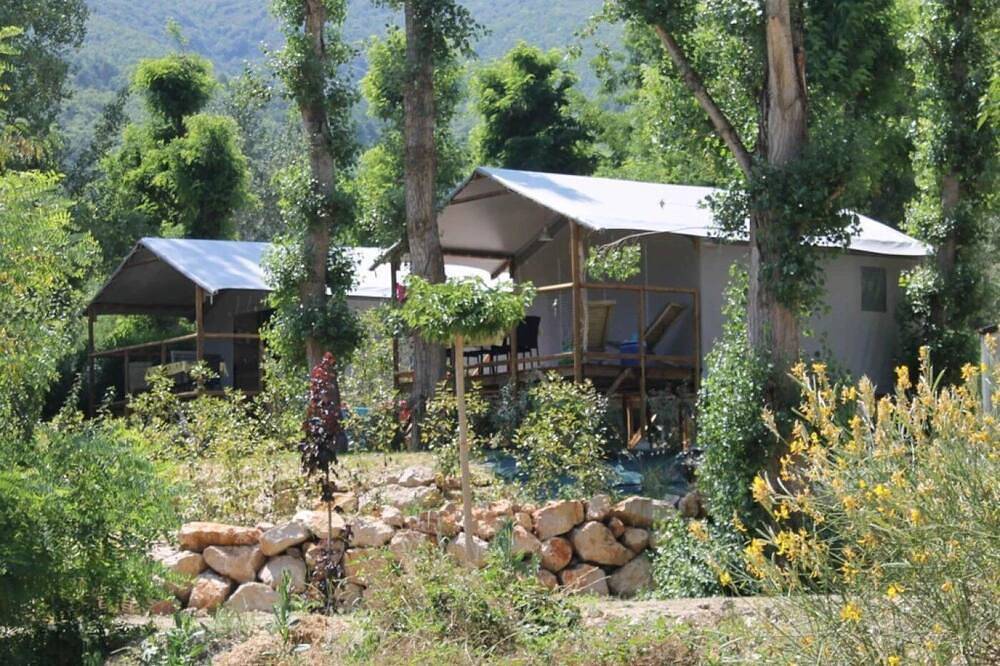 Cabane 3 étoiles - Parc aquatique - eecfdc in Saint-Maime, Parc naturel régional du Luberon