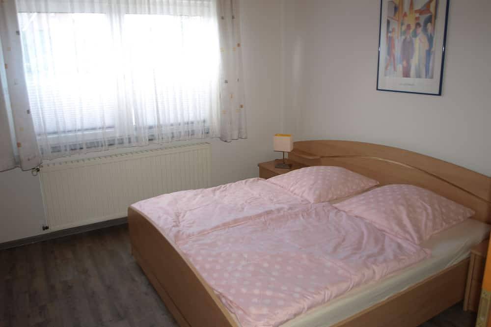 Ganze Wohnung, 2 Schlafzi., 1 Wohnzi., Terrasse, Küche mit Geschirrspülmaschine, Waschmaschine in Bad Zwischenahn, Ammerland