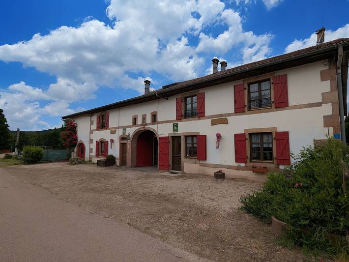 Gîte pour 10 personnes, avec terrasse et jardin