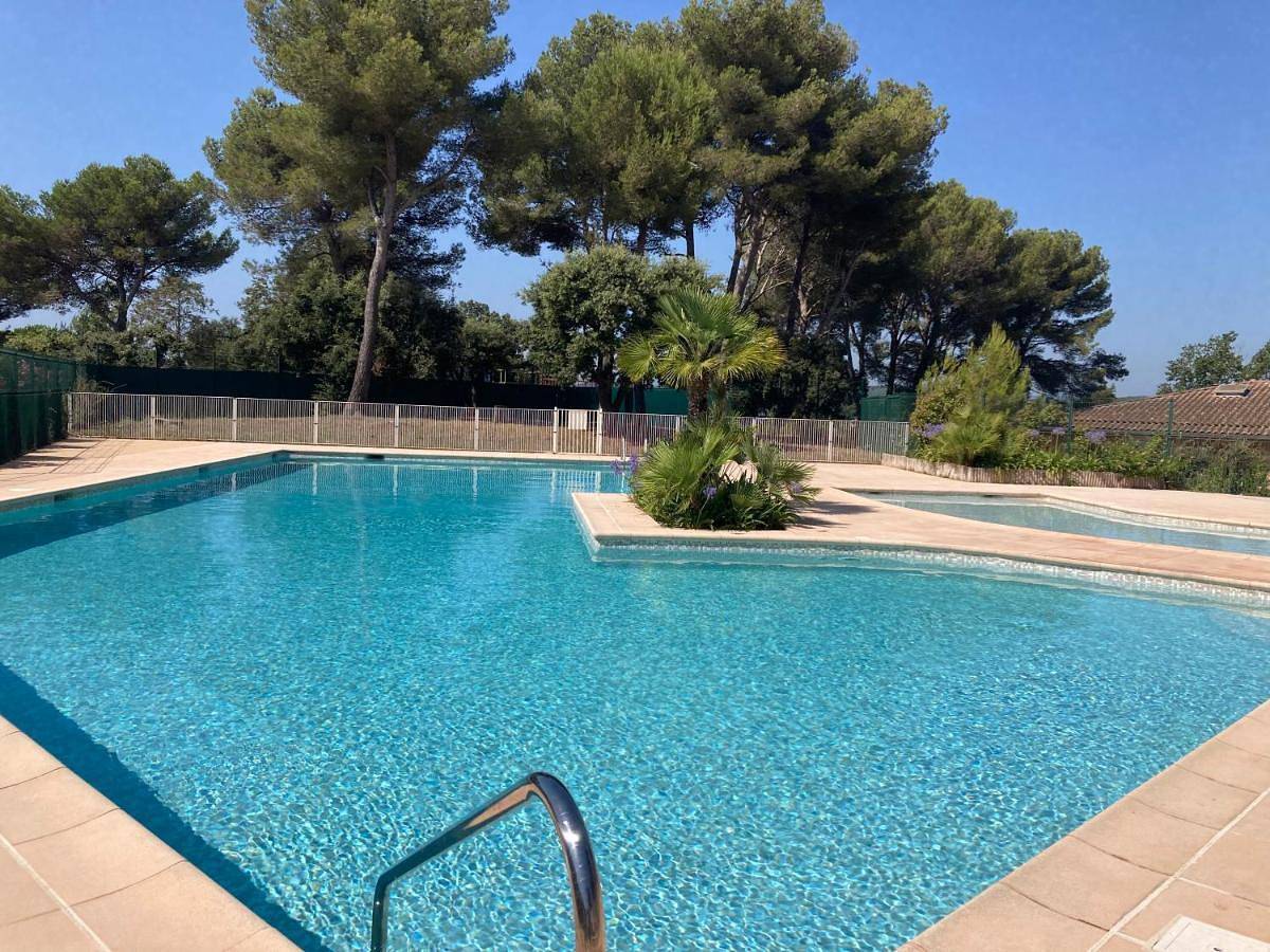Appartement entier, One-Bedroom Apartment in Biot, Côte méditerranéenne (France)