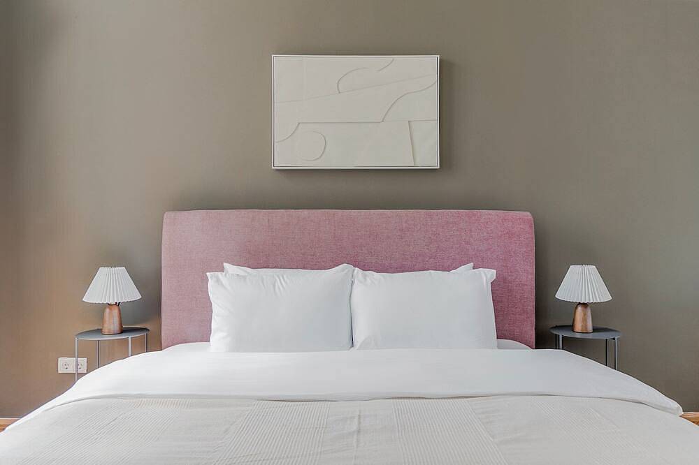 Entire apartment, Blueground | Innere Stadt, balcony, nr St. Stephen's Cathedral in Vienna City Center, Vienna