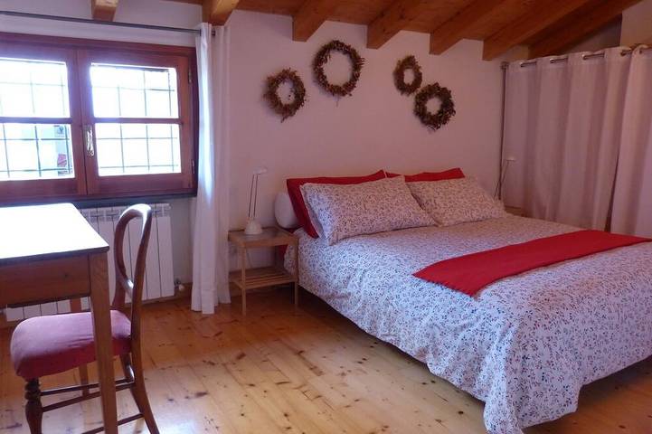 Agriturismo per 6 persone, con terrazza e piscina nonché giardino e idromassaggio in Chiavari