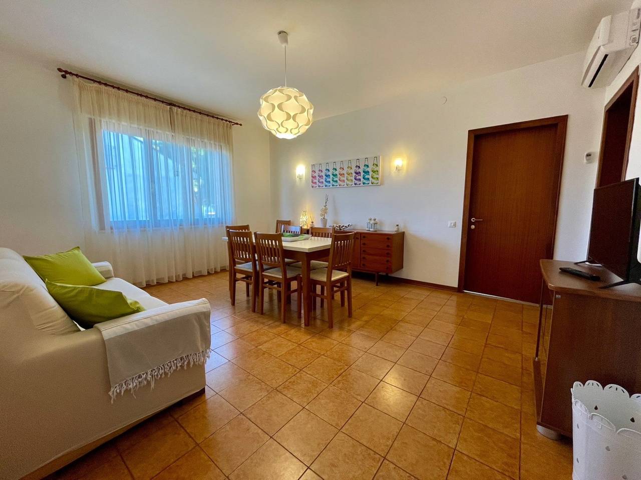 Appartement entier, Spacieux appartement dans une villa avec terrasse in Porto Santa Margherita, Caorle