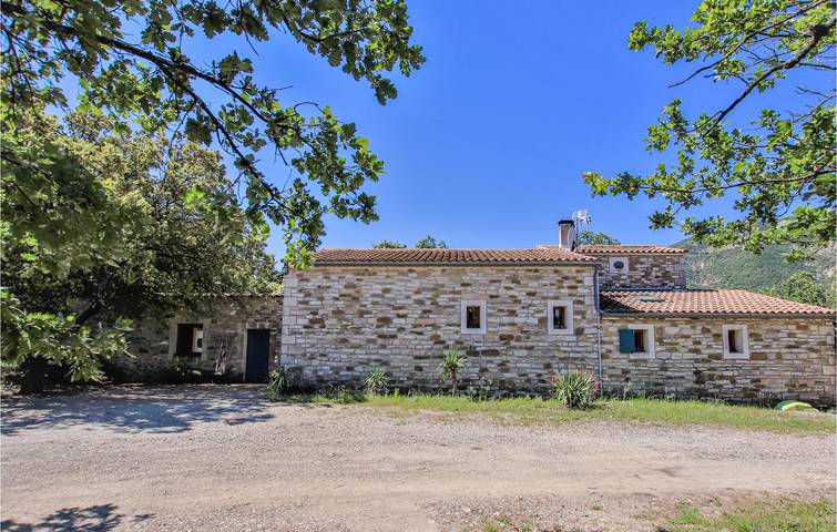 Maison de vacances pour 6 personnes, avec piscine et terrasse à Roche-Saint-Secret-Béconne