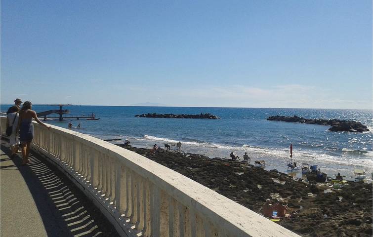Apartamento vacacional entero, Apartamento en planta baja con WiFi, aparcamiento y atracciones cercanas in Rosignano Solvay, Rosignano Marittimo