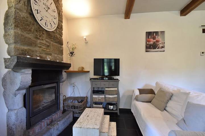 Gîte pour 3 personnes, avec jardin ainsi que jacuzzi et terrasse, animaux acceptés à Clavier