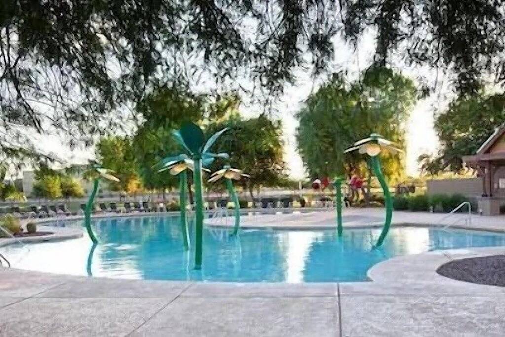 Desert Oasis in Gilbert,Az. Power Ranch– Private Pool, Spa & Resort-Style Patio in Gilbert, Maricopa County