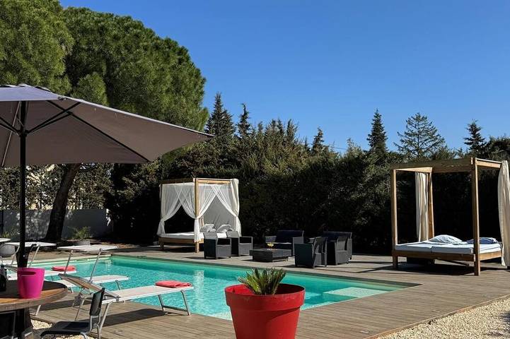 Location de vacances pour 8 personnes, avec piscine à Peyriac-Minervois