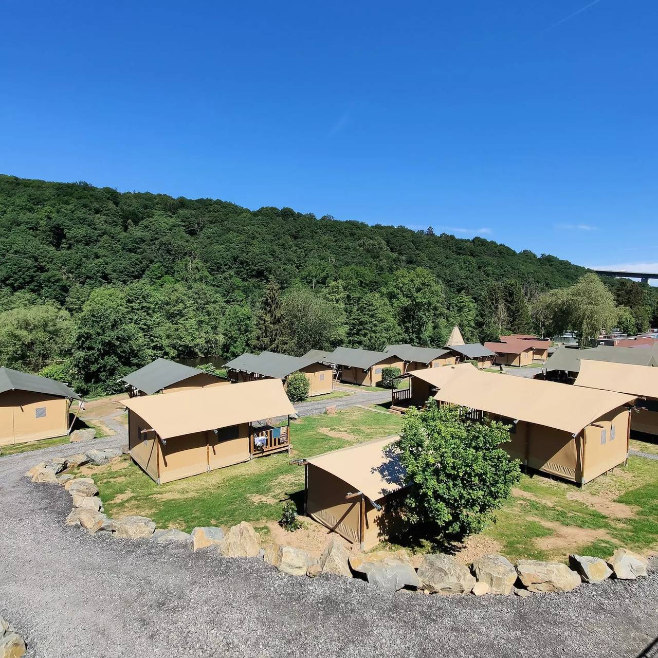 Geheel appartement, Feelgood Lodge 3 tot 6 personen - 3 personen. bij de prijs inbegrepen in Sougné-Remouchamps, Aywaille