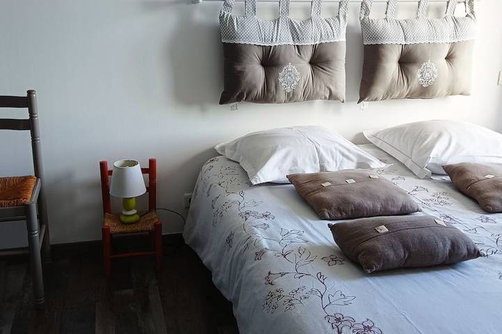 Location de vacances pour 6 personnes, avec jardin dans Folligny - 2