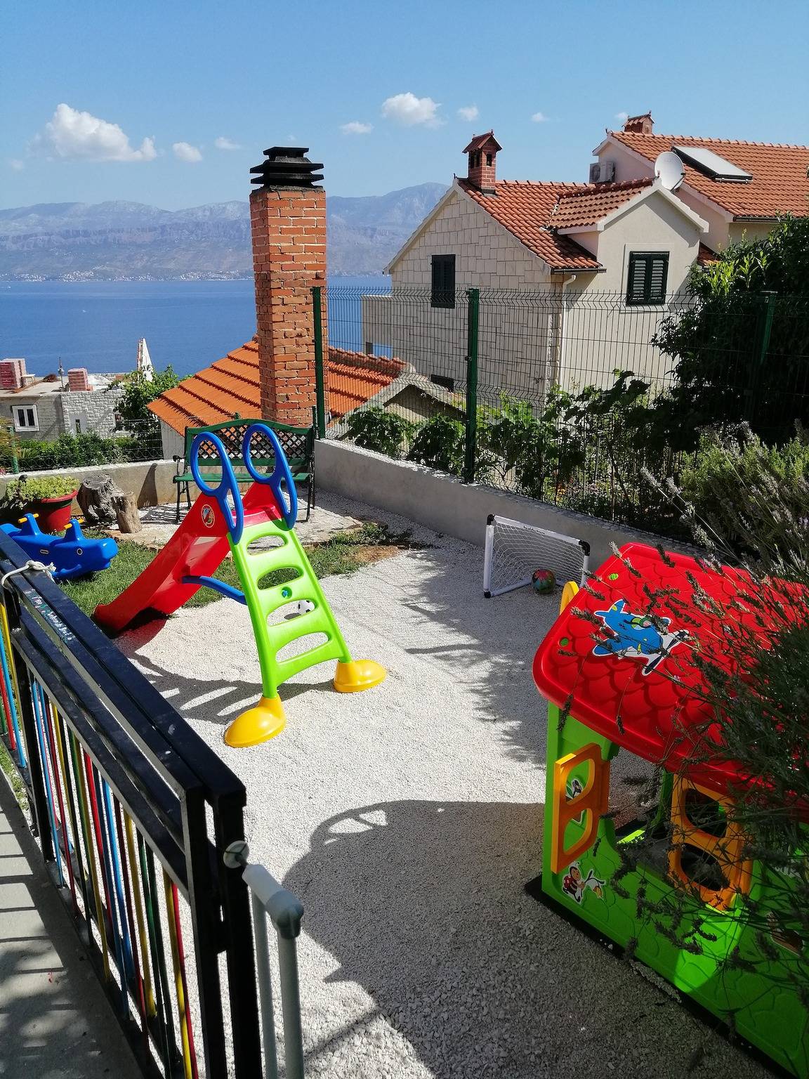 Ganze Wohnung, 1-Zimmer-Ferienwohnung mit Terrasse und Meerblick Postira (Brac) A-2911-a in Postira, Brac