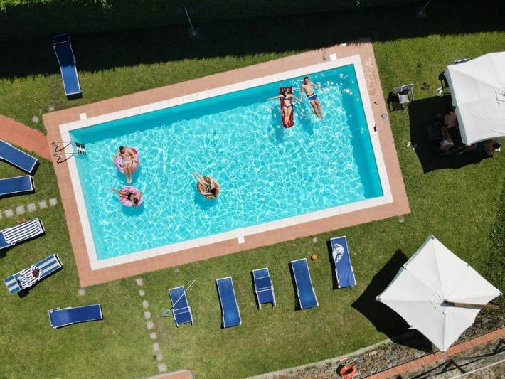 Appartamento vacanze per 6 persone, con giardino e piscina a Lucca