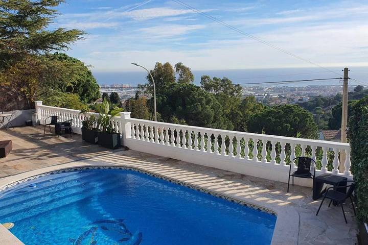 Casa rural para 12 personas, con Balcón y Jacuzzi además de Terraza y Jardín en Premiá de Dalt