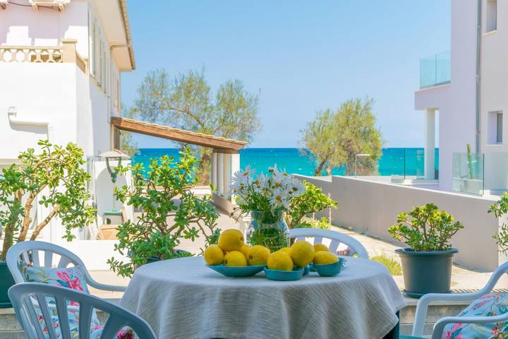 Finca für 4 Personen, mit Terrasse in Son Serra de Marina